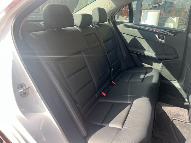 Ｅクラス Ｅ３００　ブルーエフィシェンシー　アバンギャルド　純正ナビ　ＴＶ　Ｂカメラ　ＥＴＣ　黒革シート　プッシュスタート　Ｂｌｕｅｔｏｏｔｈ　前席パワーシート　全席シートヒーター　クルコン　ＢＳＭ　ＵＳＢ　コーナーセンサー　パドルシフト　純正１７インチアルミ（26枚目）