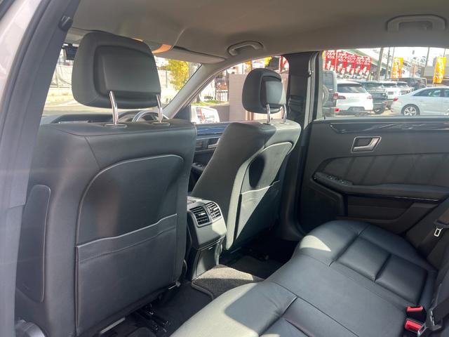 Ｅクラス Ｅ３００　ブルーエフィシェンシー　アバンギャルド　純正ナビ　ＴＶ　Ｂカメラ　ＥＴＣ　黒革シート　プッシュスタート　Ｂｌｕｅｔｏｏｔｈ　前席パワーシート　全席シートヒーター　クルコン　ＢＳＭ　ＵＳＢ　コーナーセンサー　パドルシフト　純正１７インチアルミ（29枚目）