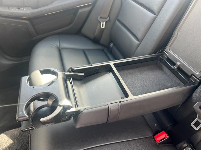 Ｅクラス Ｅ３００　ブルーエフィシェンシー　アバンギャルド　純正ナビ　ＴＶ　Ｂカメラ　ＥＴＣ　黒革シート　プッシュスタート　Ｂｌｕｅｔｏｏｔｈ　前席パワーシート　全席シートヒーター　クルコン　ＢＳＭ　ＵＳＢ　コーナーセンサー　パドルシフト　純正１７インチアルミ（31枚目）