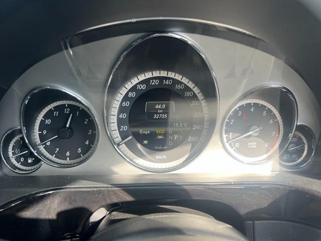 Ｅクラス Ｅ３００　ブルーエフィシェンシー　アバンギャルド　純正ナビ　ＴＶ　Ｂカメラ　ＥＴＣ　黒革シート　プッシュスタート　Ｂｌｕｅｔｏｏｔｈ　前席パワーシート　全席シートヒーター　クルコン　ＢＳＭ　ＵＳＢ　コーナーセンサー　パドルシフト　純正１７インチアルミ（60枚目）