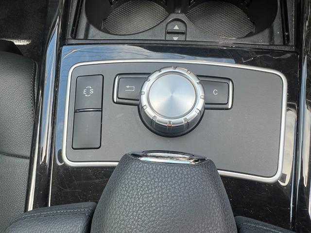 Ｅクラス Ｅ３００　ブルーエフィシェンシー　アバンギャルド　純正ナビ　ＴＶ　Ｂカメラ　ＥＴＣ　黒革シート　プッシュスタート　Ｂｌｕｅｔｏｏｔｈ　前席パワーシート　全席シートヒーター　クルコン　ＢＳＭ　ＵＳＢ　コーナーセンサー　パドルシフト　純正１７インチアルミ（64枚目）