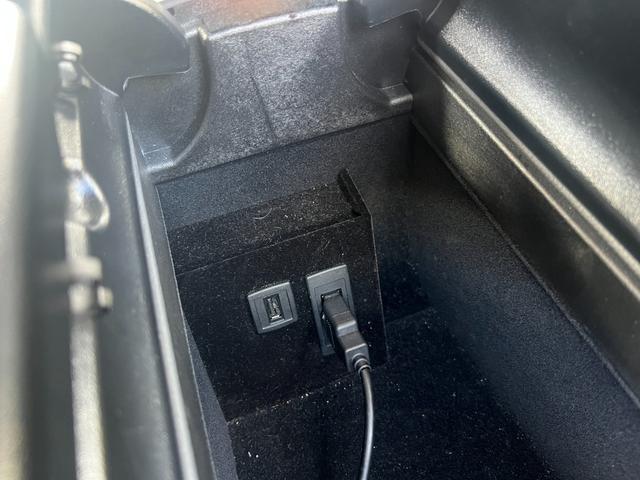 Ｅクラス Ｅ３００　ブルーエフィシェンシー　アバンギャルド　純正ナビ　ＴＶ　Ｂカメラ　ＥＴＣ　黒革シート　プッシュスタート　Ｂｌｕｅｔｏｏｔｈ　前席パワーシート　全席シートヒーター　クルコン　ＢＳＭ　ＵＳＢ　コーナーセンサー　パドルシフト　純正１７インチアルミ（67枚目）