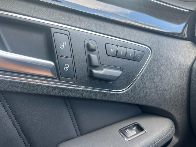 Ｅクラス Ｅ３００　ブルーエフィシェンシー　アバンギャルド　純正ナビ　ＴＶ　Ｂカメラ　ＥＴＣ　黒革シート　プッシュスタート　Ｂｌｕｅｔｏｏｔｈ　前席パワーシート　全席シートヒーター　クルコン　ＢＳＭ　ＵＳＢ　コーナーセンサー　パドルシフト　純正１７インチアルミ（71枚目）