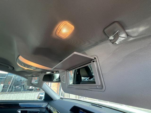 Ｅクラス Ｅ３００　ブルーエフィシェンシー　アバンギャルド　純正ナビ　ＴＶ　Ｂカメラ　ＥＴＣ　黒革シート　プッシュスタート　Ｂｌｕｅｔｏｏｔｈ　前席パワーシート　全席シートヒーター　クルコン　ＢＳＭ　ＵＳＢ　コーナーセンサー　パドルシフト　純正１７インチアルミ（73枚目）