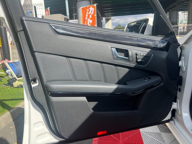 Ｅクラス Ｅ３００　ブルーエフィシェンシー　アバンギャルド　純正ナビ　ＴＶ　Ｂカメラ　ＥＴＣ　黒革シート　プッシュスタート　Ｂｌｕｅｔｏｏｔｈ　前席パワーシート　全席シートヒーター　クルコン　ＢＳＭ　ＵＳＢ　コーナーセンサー　パドルシフト　純正１７インチアルミ（75枚目）