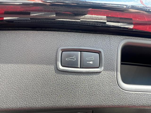 マカン マカン 純正ナビ 4WD OP20インチアルミ Bカメラ TV ETC 黒革シート パワーシート 前席シートヒーター パワーバックドア サイドカメラ USB クルーズコントール パドルシフト 電子パーキング(33枚目)