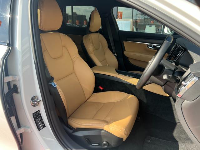 Ｖ９０ Ｔ５　モメンタム　３６０°カメラ　純正ナビ　フルセグＴＶ　Ｂｌｕｅｔｏｏｔｈ　ＥＴＣ　パワートランク　シートヒータ　パワーシート　レーンキープ　ＦＲコーナーセンサー　クルコン　ＢＳＭ　フォグライト　純正１８インチアルミ（22枚目）