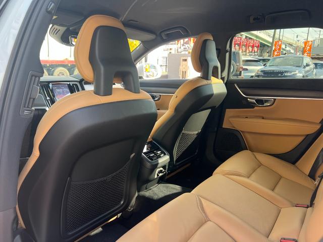 Ｖ９０ Ｔ５　モメンタム　３６０°カメラ　純正ナビ　フルセグＴＶ　Ｂｌｕｅｔｏｏｔｈ　ＥＴＣ　パワートランク　シートヒータ　パワーシート　レーンキープ　ＦＲコーナーセンサー　クルコン　ＢＳＭ　フォグライト　純正１８インチアルミ（29枚目）