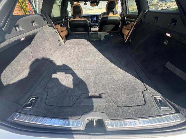 Ｖ９０ Ｔ５　モメンタム　３６０°カメラ　純正ナビ　フルセグＴＶ　Ｂｌｕｅｔｏｏｔｈ　ＥＴＣ　パワートランク　シートヒータ　パワーシート　レーンキープ　ＦＲコーナーセンサー　クルコン　ＢＳＭ　フォグライト　純正１８インチアルミ（34枚目）