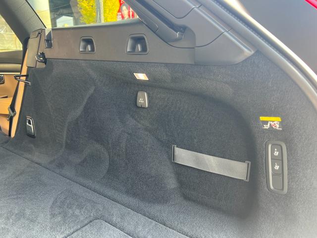 Ｖ９０ Ｔ５　モメンタム　３６０°カメラ　純正ナビ　フルセグＴＶ　Ｂｌｕｅｔｏｏｔｈ　ＥＴＣ　パワートランク　シートヒータ　パワーシート　レーンキープ　ＦＲコーナーセンサー　クルコン　ＢＳＭ　フォグライト　純正１８インチアルミ（37枚目）