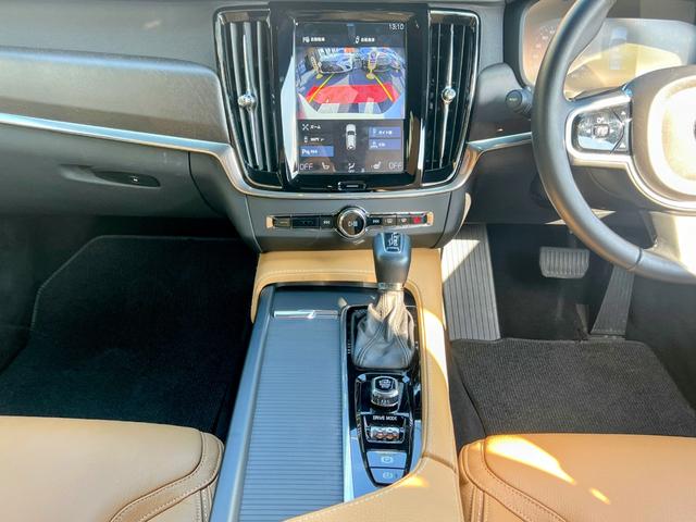 Ｖ９０ Ｔ５　モメンタム　３６０°カメラ　純正ナビ　フルセグＴＶ　Ｂｌｕｅｔｏｏｔｈ　ＥＴＣ　パワートランク　シートヒータ　パワーシート　レーンキープ　ＦＲコーナーセンサー　クルコン　ＢＳＭ　フォグライト　純正１８インチアルミ（45枚目）