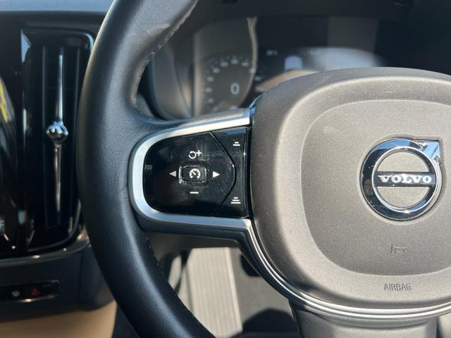 Ｖ９０ Ｔ５　モメンタム　３６０°カメラ　純正ナビ　フルセグＴＶ　Ｂｌｕｅｔｏｏｔｈ　ＥＴＣ　パワートランク　シートヒータ　パワーシート　レーンキープ　ＦＲコーナーセンサー　クルコン　ＢＳＭ　フォグライト　純正１８インチアルミ（56枚目）