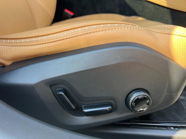 Ｖ９０ Ｔ５　モメンタム　３６０°カメラ　純正ナビ　フルセグＴＶ　Ｂｌｕｅｔｏｏｔｈ　ＥＴＣ　パワートランク　シートヒータ　パワーシート　レーンキープ　ＦＲコーナーセンサー　クルコン　ＢＳＭ　フォグライト　純正１８インチアルミ（72枚目）