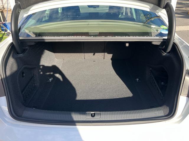 A4 2.0TFSIクワトロスポーツ ラグジュアリーPKG フロント/バックカメラ 純正ナビ Bluetooth TV ETC レザーシート シートヒーター バーチャルコックピット 前席パワーシート コーナーセンサー クルコン スマキー(32枚目)