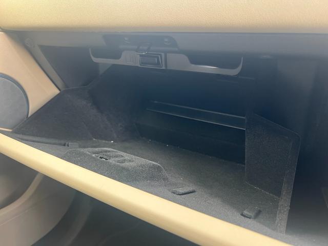 レンジローバーイヴォーク ＳＥプラス　パノラミックガラスルーフ　純正ナビ　３６０°カメラ　ＥＴＣ　ＭＥＲＩＤＩＡＮサウンド　パワートランク　前席パワーシート　シートヒーター　コーナーセンサー　クルコン　スマートキー　純正１８インチアルミ（57枚目）