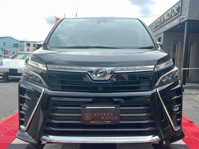 ヴォクシー ＺＳ　煌　アルパイン９インチナビ　アルパインフリップダウンモニター　バックカメラ　ＴＶ　ＥＴＣ　　ＨＤＭＩ　ＵＳＢ　Ｂｌｕｅｔｏｏｔｈ　両側パワースライドドア　トヨタセーフティセンス　革調シートカバー　クルコン（15枚目）