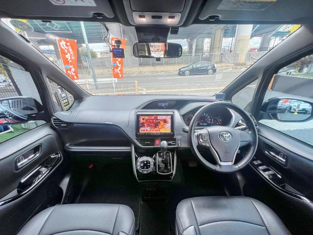 ヴォクシー ＺＳ　煌　アルパイン９インチナビ　アルパインフリップダウンモニター　バックカメラ　ＴＶ　ＥＴＣ　　ＨＤＭＩ　ＵＳＢ　Ｂｌｕｅｔｏｏｔｈ　両側パワースライドドア　トヨタセーフティセンス　革調シートカバー　クルコン（21枚目）