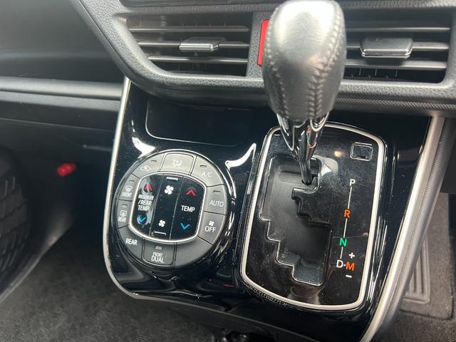 ヴォクシー ＺＳ　煌　アルパイン９インチナビ　アルパインフリップダウンモニター　バックカメラ　ＴＶ　ＥＴＣ　　ＨＤＭＩ　ＵＳＢ　Ｂｌｕｅｔｏｏｔｈ　両側パワースライドドア　トヨタセーフティセンス　革調シートカバー　クルコン（63枚目）