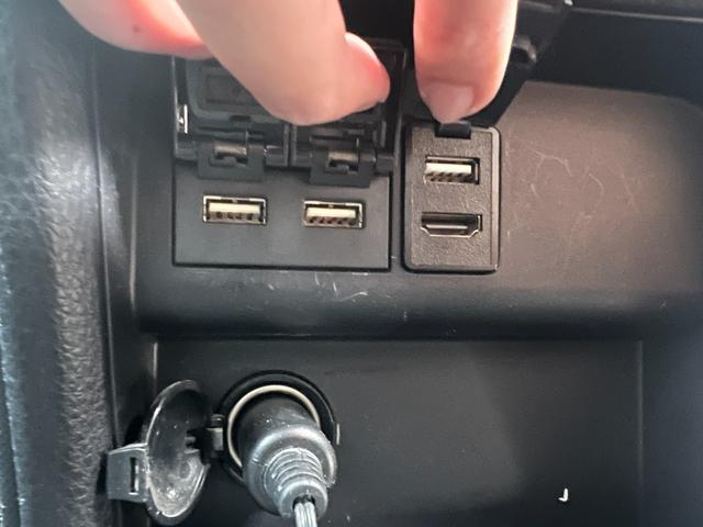 ヴォクシー ＺＳ　煌　アルパイン９インチナビ　アルパインフリップダウンモニター　バックカメラ　ＴＶ　ＥＴＣ　　ＨＤＭＩ　ＵＳＢ　Ｂｌｕｅｔｏｏｔｈ　両側パワースライドドア　トヨタセーフティセンス　革調シートカバー　クルコン（66枚目）