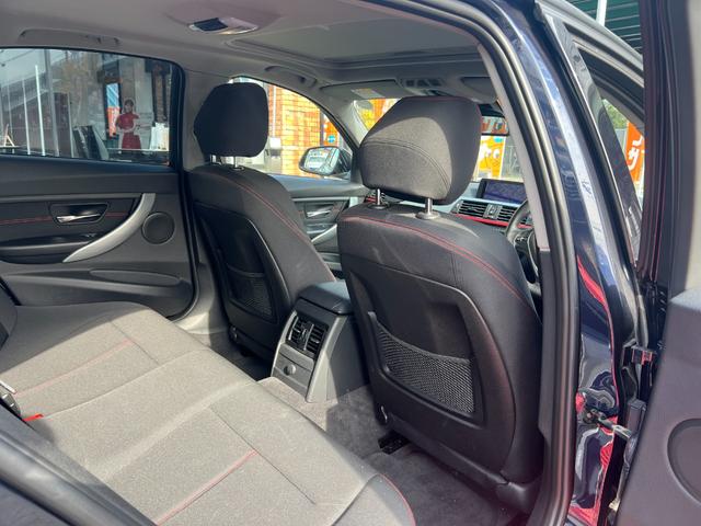 ３シリーズ ３２０ｉ　スポーツ　サンルーフ　純正ナビ　Ｂｌｕｅｔｏｏｔｈ　バックカメラ　ＥＴＣ　パワーシート　Ｒコーナーセンサー　プッシュスタート　スマートキー　純正１８インチＡＷ　フォグ　ＨＩＤヘッド　パドルシフト　ユーザー買取車（28枚目）