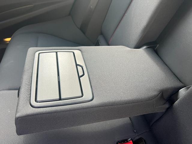 ３シリーズ ３２０ｉ　スポーツ　サンルーフ　純正ナビ　Ｂｌｕｅｔｏｏｔｈ　バックカメラ　ＥＴＣ　パワーシート　Ｒコーナーセンサー　プッシュスタート　スマートキー　純正１８インチＡＷ　フォグ　ＨＩＤヘッド　パドルシフト　ユーザー買取車（30枚目）