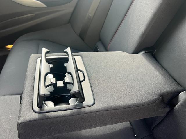 ３シリーズ ３２０ｉ　スポーツ　サンルーフ　純正ナビ　Ｂｌｕｅｔｏｏｔｈ　バックカメラ　ＥＴＣ　パワーシート　Ｒコーナーセンサー　プッシュスタート　スマートキー　純正１８インチＡＷ　フォグ　ＨＩＤヘッド　パドルシフト　ユーザー買取車（31枚目）