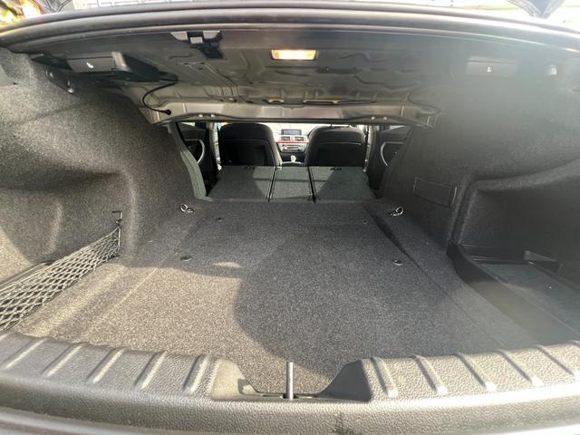 ３シリーズ ３２０ｉ　スポーツ　サンルーフ　純正ナビ　Ｂｌｕｅｔｏｏｔｈ　バックカメラ　ＥＴＣ　パワーシート　Ｒコーナーセンサー　プッシュスタート　スマートキー　純正１８インチＡＷ　フォグ　ＨＩＤヘッド　パドルシフト　ユーザー買取車（33枚目）