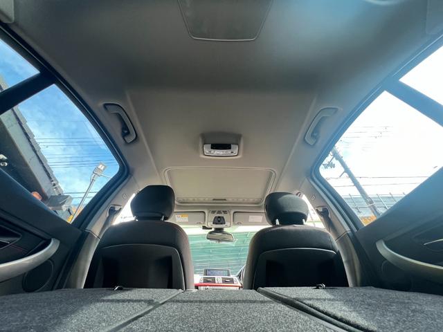 ３シリーズ ３２０ｉ　スポーツ　サンルーフ　純正ナビ　Ｂｌｕｅｔｏｏｔｈ　バックカメラ　ＥＴＣ　パワーシート　Ｒコーナーセンサー　プッシュスタート　スマートキー　純正１８インチＡＷ　フォグ　ＨＩＤヘッド　パドルシフト　ユーザー買取車（34枚目）