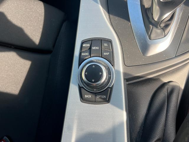 ３シリーズ ３２０ｉ　スポーツ　サンルーフ　純正ナビ　Ｂｌｕｅｔｏｏｔｈ　バックカメラ　ＥＴＣ　パワーシート　Ｒコーナーセンサー　プッシュスタート　スマートキー　純正１８インチＡＷ　フォグ　ＨＩＤヘッド　パドルシフト　ユーザー買取車（57枚目）