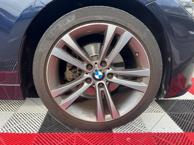 ３シリーズ ３２０ｉ　スポーツ　サンルーフ　純正ナビ　Ｂｌｕｅｔｏｏｔｈ　バックカメラ　ＥＴＣ　パワーシート　Ｒコーナーセンサー　プッシュスタート　スマートキー　純正１８インチＡＷ　フォグ　ＨＩＤヘッド　パドルシフト　ユーザー買取車（74枚目）