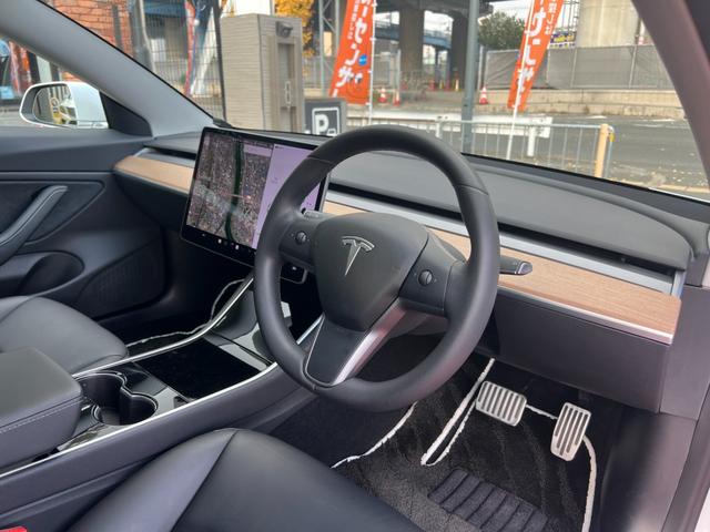 商談ルームにはキッズスペースもございますので、お子様連れでもゆっくりと車探しが可能です！