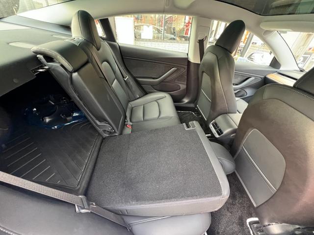 ワンオーナー　オートパイロット　黒革シート　オートトランク　Ｂｌｕｅｔｏｏｔｈ　３６０°カメラ　パノラマガラスルーフ　ＥＴＣ　純正１８インチアルミ　パワーシート　シートヒータ　カードキー　ＬＥＤライト