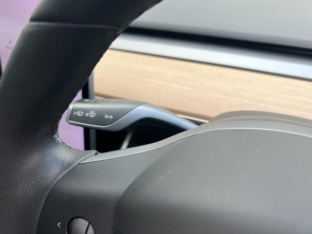 ワンオーナー　オートパイロット　黒革シート　オートトランク　Ｂｌｕｅｔｏｏｔｈ　３６０°カメラ　パノラマガラスルーフ　ＥＴＣ　純正１８インチアルミ　パワーシート　シートヒータ　カードキー　ＬＥＤライト