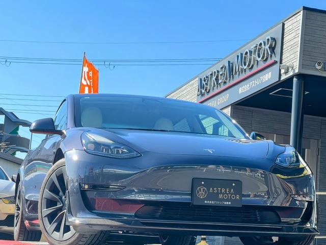 モデル３ ロングレンジ　ＡＷＤ　オートパイロット　上海モデル　白革シート　ヨークステアリング　パノラマガラス　３６０°カメラ　パワーシートヒータ　オートトランク　Ｂｌｕｅｔｏｏｔｈ　純正１９アルミ　ＥＴＣ　センタディスプレイ調整（6枚目）