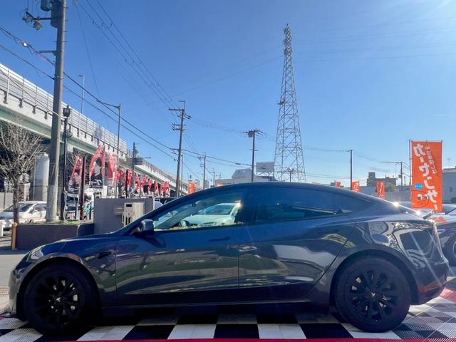 モデル３ ロングレンジ　ＡＷＤ　オートパイロット　上海モデル　白革シート　ヨークステアリング　パノラマガラス　３６０°カメラ　パワーシートヒータ　オートトランク　Ｂｌｕｅｔｏｏｔｈ　純正１９アルミ　ＥＴＣ　センタディスプレイ調整（13枚目）