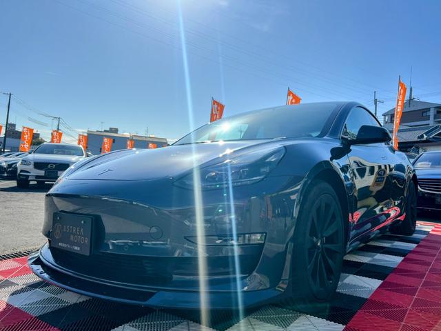 モデル３ ロングレンジ　ＡＷＤ　オートパイロット　上海モデル　白革シート　ヨークステアリング　パノラマガラス　３６０°カメラ　パワーシートヒータ　オートトランク　Ｂｌｕｅｔｏｏｔｈ　純正１９アルミ　ＥＴＣ　センタディスプレイ調整（14枚目）