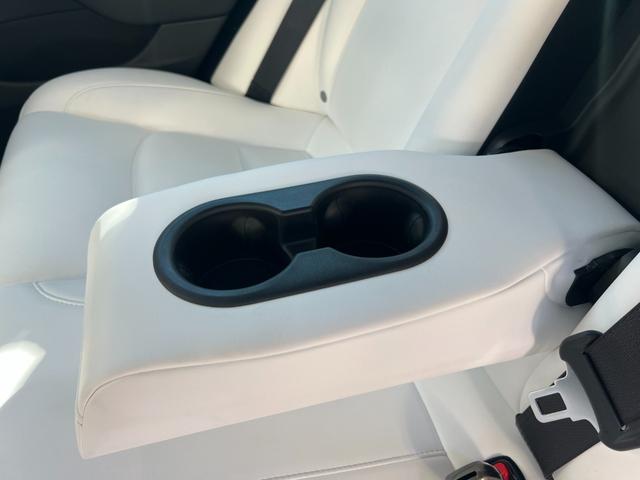 モデル３ ロングレンジ　ＡＷＤ　オートパイロット　上海モデル　白革シート　ヨークステアリング　パノラマガラス　３６０°カメラ　パワーシートヒータ　オートトランク　Ｂｌｕｅｔｏｏｔｈ　純正１９アルミ　ＥＴＣ　センタディスプレイ調整（28枚目）