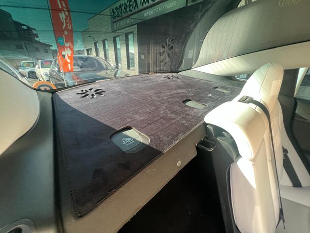 モデル３ ロングレンジ　ＡＷＤ　オートパイロット　上海モデル　白革シート　ヨークステアリング　パノラマガラス　３６０°カメラ　パワーシートヒータ　オートトランク　Ｂｌｕｅｔｏｏｔｈ　純正１９アルミ　ＥＴＣ　センタディスプレイ調整（36枚目）