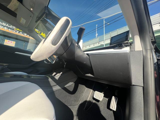 モデル３ ロングレンジ　ＡＷＤ　オートパイロット　上海モデル　白革シート　ヨークステアリング　パノラマガラス　３６０°カメラ　パワーシートヒータ　オートトランク　Ｂｌｕｅｔｏｏｔｈ　純正１９アルミ　ＥＴＣ　センタディスプレイ調整（39枚目）