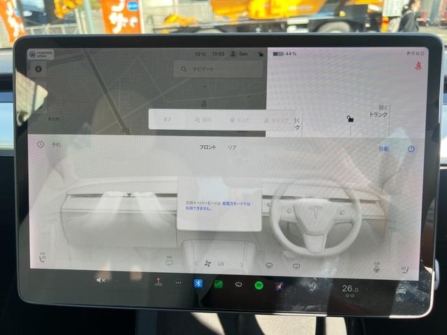 モデル３ ロングレンジ　ＡＷＤ　オートパイロット　上海モデル　白革シート　ヨークステアリング　パノラマガラス　３６０°カメラ　パワーシートヒータ　オートトランク　Ｂｌｕｅｔｏｏｔｈ　純正１９アルミ　ＥＴＣ　センタディスプレイ調整（51枚目）