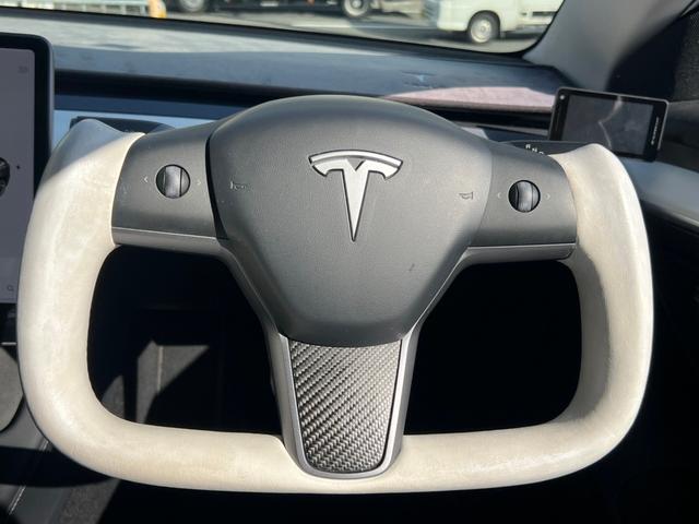 モデル３ ロングレンジ　ＡＷＤ　オートパイロット　上海モデル　白革シート　ヨークステアリング　パノラマガラス　３６０°カメラ　パワーシートヒータ　オートトランク　Ｂｌｕｅｔｏｏｔｈ　純正１９アルミ　ＥＴＣ　センタディスプレイ調整（53枚目）