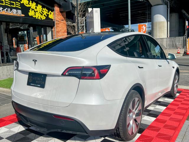 モデルＹ ベースグレード　オートパイロット　上海モデル　Ｒｙｚｅｎ搭載　黒革シート　３６０°カメラ　パノラマガラス　オートトランク　パワーシートヒータ　コーナーセンサ　ＥＴＣ　ＬＥＤ　純正１９インチアルミ　ステアリングヒータ（10枚目）