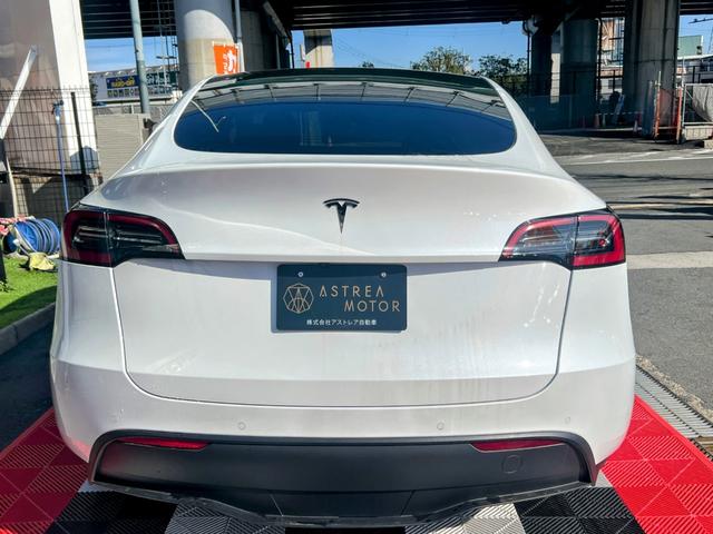 モデルＹ ベースグレード　オートパイロット　上海モデル　Ｒｙｚｅｎ搭載　黒革シート　３６０°カメラ　パノラマガラス　オートトランク　パワーシートヒータ　コーナーセンサ　ＥＴＣ　ＬＥＤ　純正１９インチアルミ　ステアリングヒータ（11枚目）