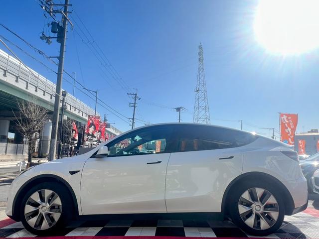 モデルＹ ベースグレード　オートパイロット　上海モデル　Ｒｙｚｅｎ搭載　黒革シート　３６０°カメラ　パノラマガラス　オートトランク　パワーシートヒータ　コーナーセンサ　ＥＴＣ　ＬＥＤ　純正１９インチアルミ　ステアリングヒータ（13枚目）