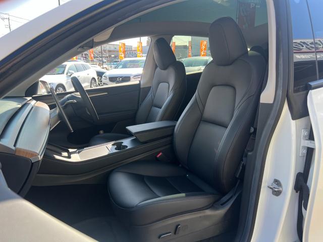 モデルＹ ベースグレード　オートパイロット　上海モデル　Ｒｙｚｅｎ搭載　黒革シート　３６０°カメラ　パノラマガラス　オートトランク　パワーシートヒータ　コーナーセンサ　ＥＴＣ　ＬＥＤ　純正１９インチアルミ　ステアリングヒータ（21枚目）