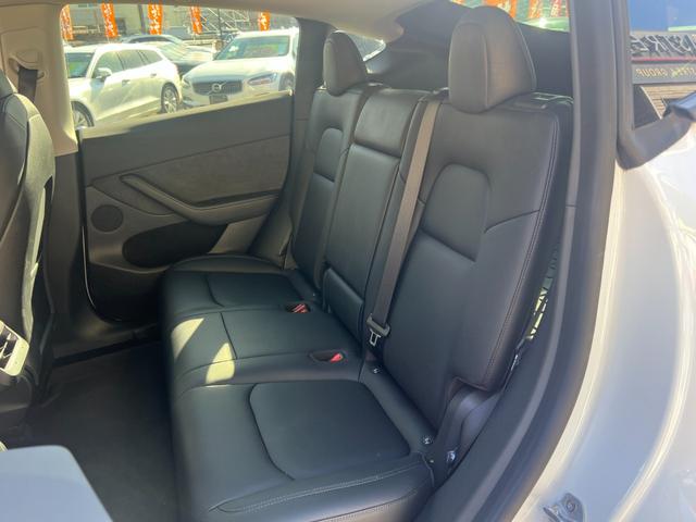 モデルＹ ベースグレード　オートパイロット　上海モデル　Ｒｙｚｅｎ搭載　黒革シート　３６０°カメラ　パノラマガラス　オートトランク　パワーシートヒータ　コーナーセンサ　ＥＴＣ　ＬＥＤ　純正１９インチアルミ　ステアリングヒータ（25枚目）