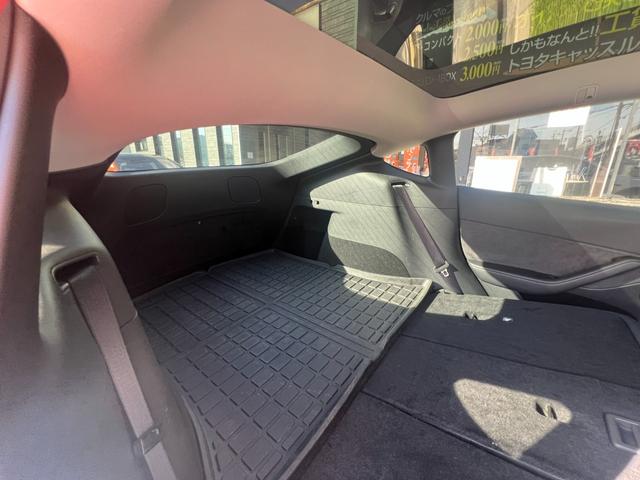 モデルＹ ベースグレード　オートパイロット　上海モデル　Ｒｙｚｅｎ搭載　黒革シート　３６０°カメラ　パノラマガラス　オートトランク　パワーシートヒータ　コーナーセンサ　ＥＴＣ　ＬＥＤ　純正１９インチアルミ　ステアリングヒータ（38枚目）