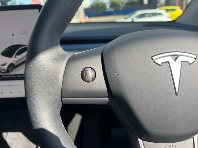 モデルＹ ベースグレード　オートパイロット　上海モデル　Ｒｙｚｅｎ搭載　黒革シート　３６０°カメラ　パノラマガラス　オートトランク　パワーシートヒータ　コーナーセンサ　ＥＴＣ　ＬＥＤ　純正１９インチアルミ　ステアリングヒータ（56枚目）