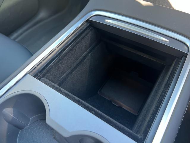 モデルＹ ベースグレード　オートパイロット　上海モデル　Ｒｙｚｅｎ搭載　黒革シート　３６０°カメラ　パノラマガラス　オートトランク　パワーシートヒータ　コーナーセンサ　ＥＴＣ　ＬＥＤ　純正１９インチアルミ　ステアリングヒータ（62枚目）