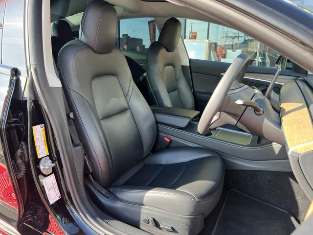 モデル３ ロングレンジ　ＡＷＤ　オートパイロット　上海モデル　黒革シート　４ＷＤ　パノラマガラスルーフ　３６０°カメラ　パワーシート　シートヒータ　オートトランク　Ｂｌｕｅｔｏｏｔｈ　純正１９アルミ　カードキー　ＥＴＣ　ヒートポンプ（19枚目）